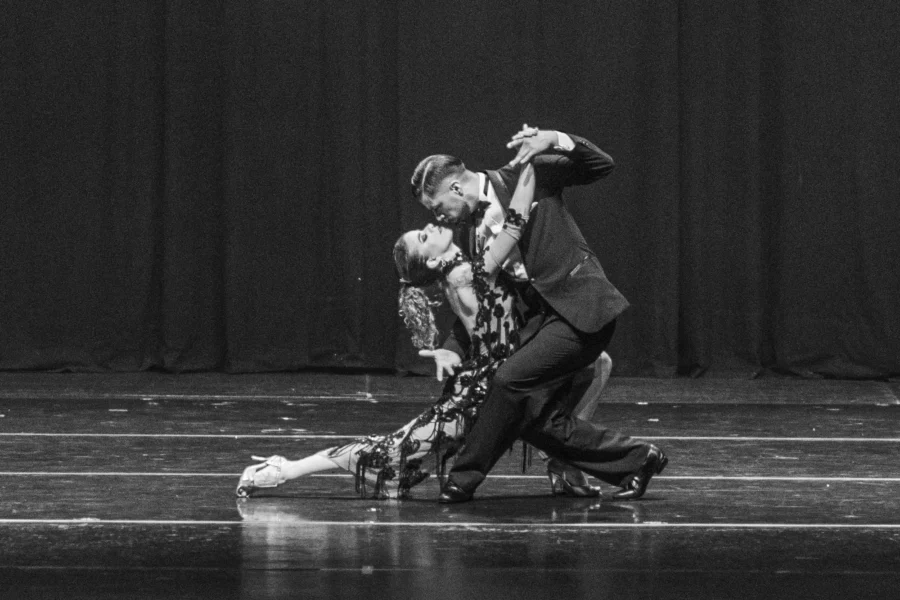 Tango en escena, en blanco y negro